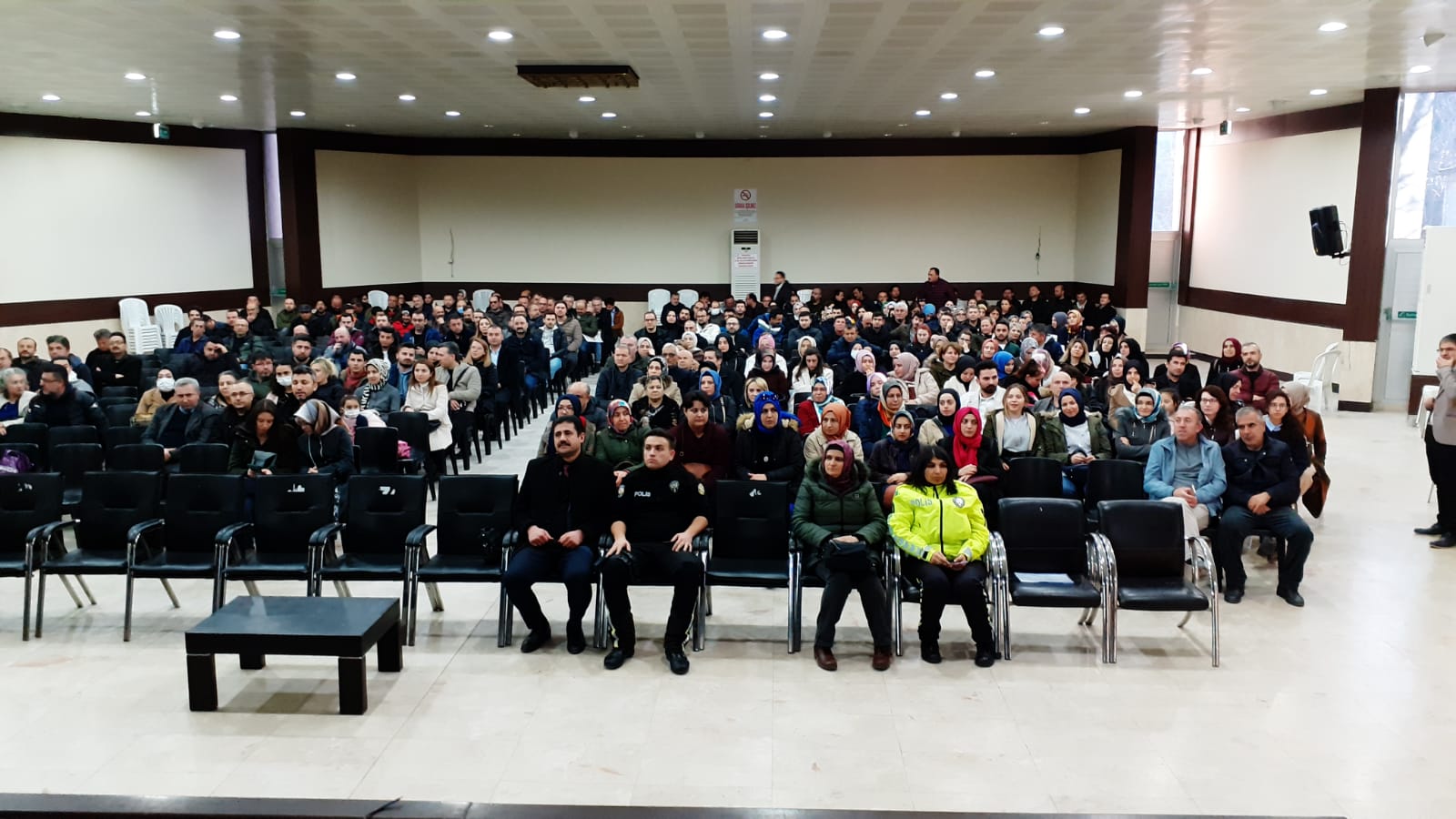 Gediz’de öğretmenlere trafik güvenliği eğitimi