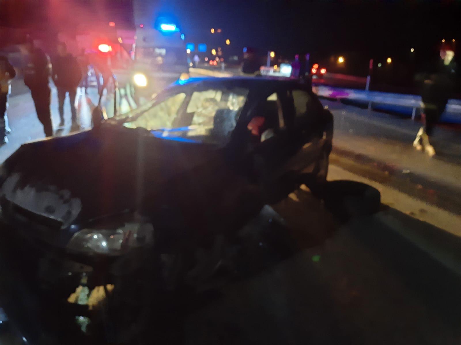 GEDİZ’DE TRAFİK KAZASI, 3 YARALI