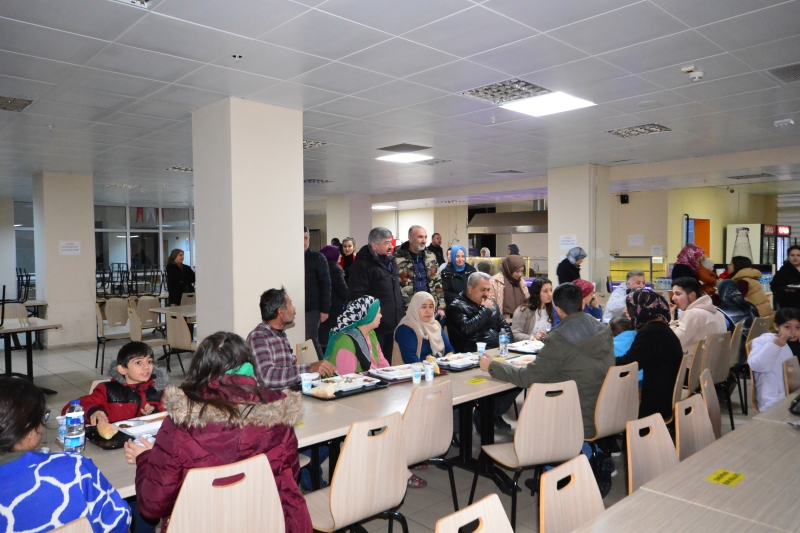 GEDİZ DEPREMZEDE VATANDAŞLARA KUCAK AÇTI