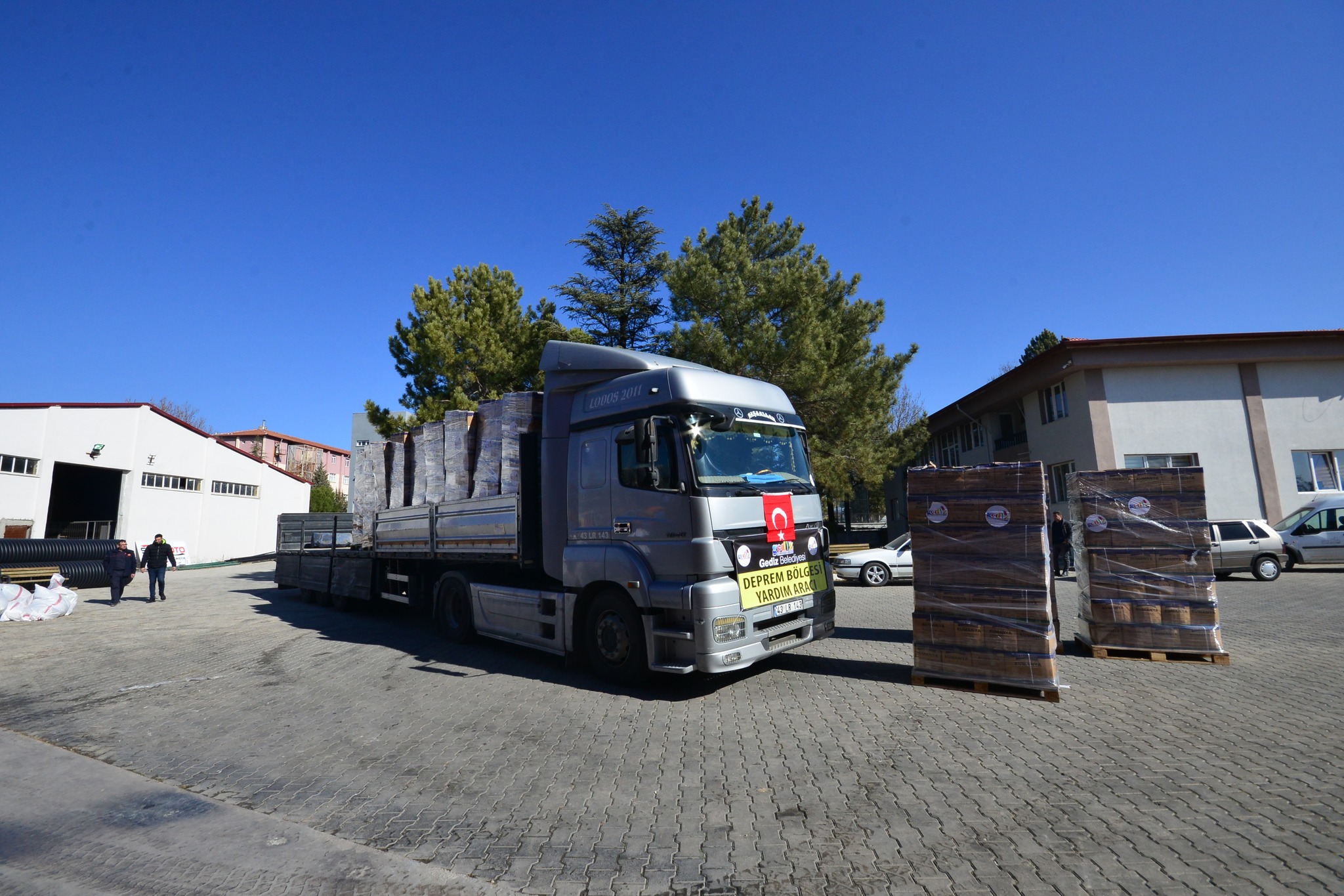 Gediz’den Deprem Bölgesine Yardımlar Devam Ediyor