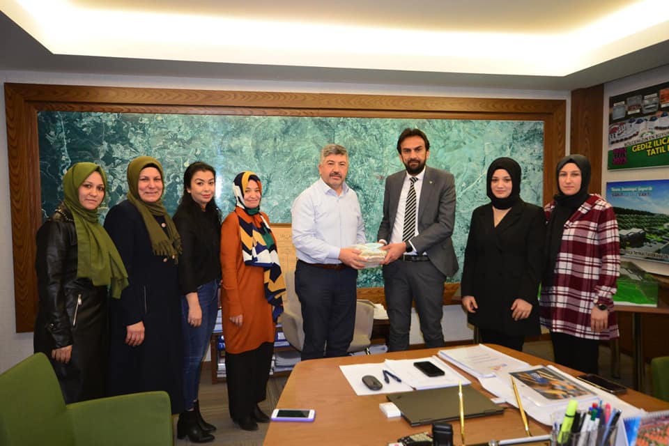 KERMES GELİRİ BAŞKAN AKÇADURAK’A TESLİM EDİLDİ