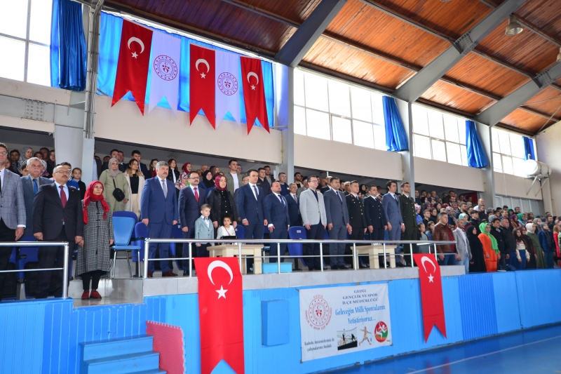 GEDİZ’DE 23 NİSAN TÖRENLE KUTLANDI