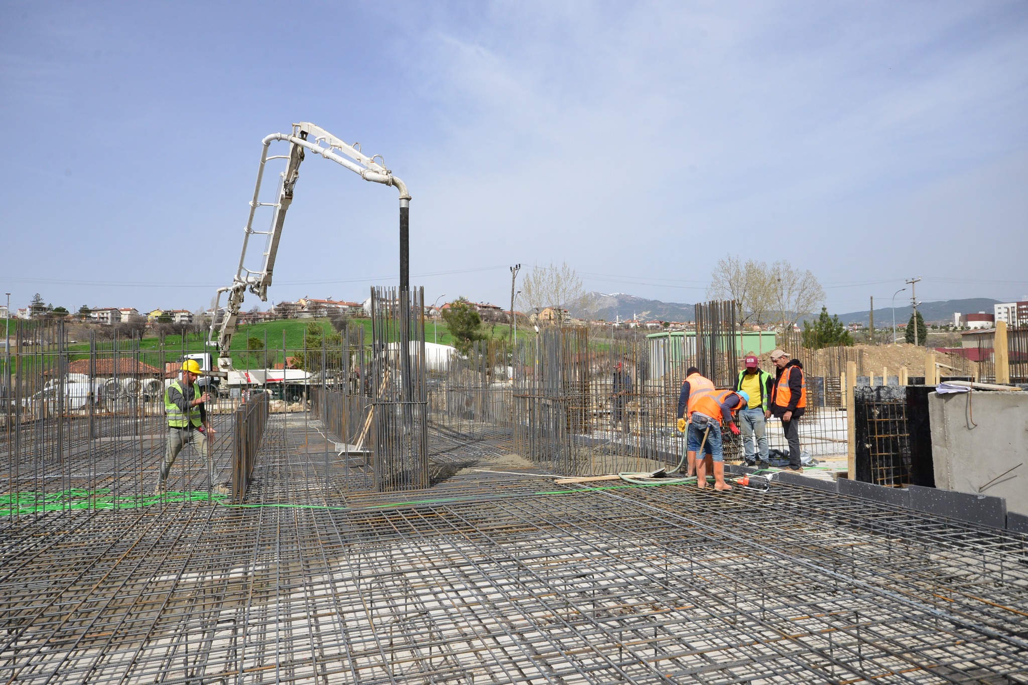 GEDİZ’DE GENÇLİK MERKEZİ İNŞAATI TEMELİ ATILDI