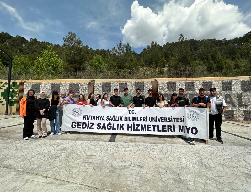 BAŞKAN DAVET ETTİ ÖĞRENCİLER DOYASIYA EĞLENDİ