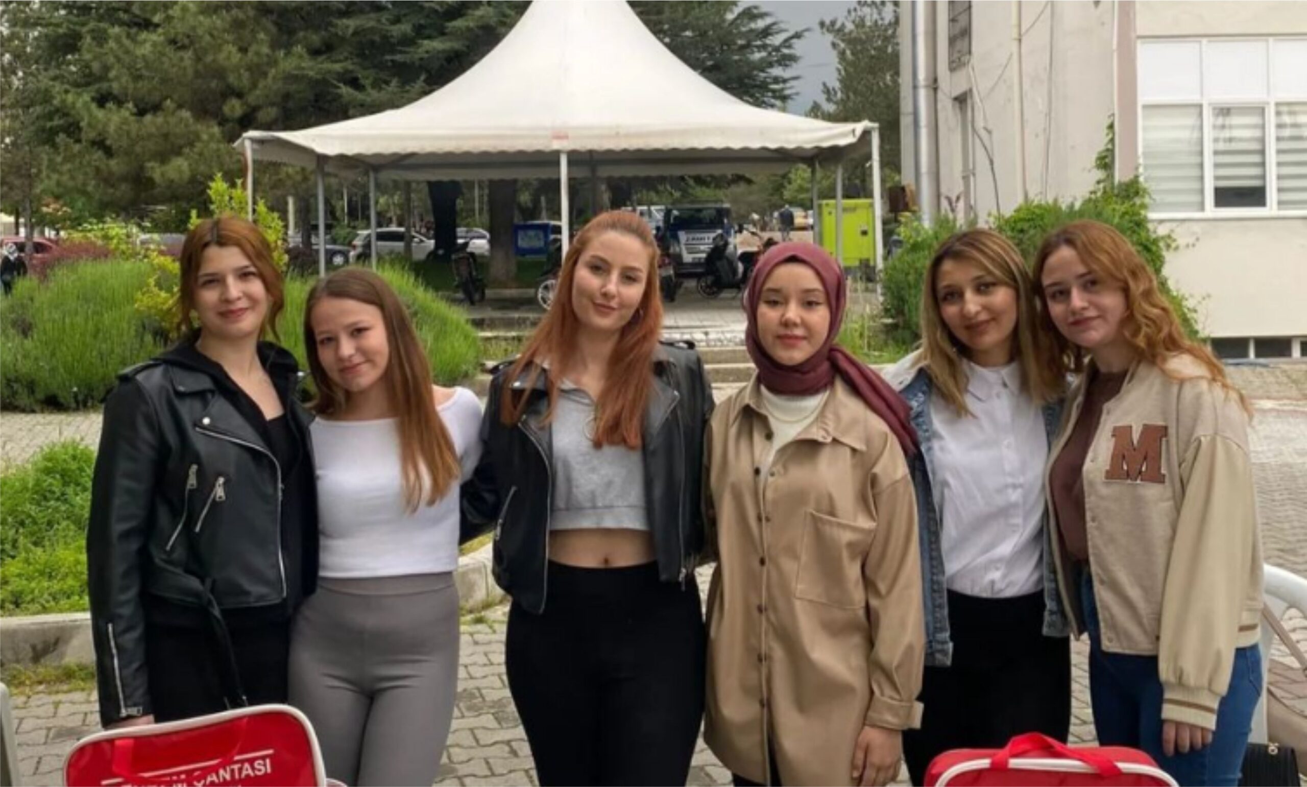 GEDİZ SHMYO ÖĞRENCİLERİNDEN DEPREM ÇANTASI HAZIRLAMA EĞİTİMİ