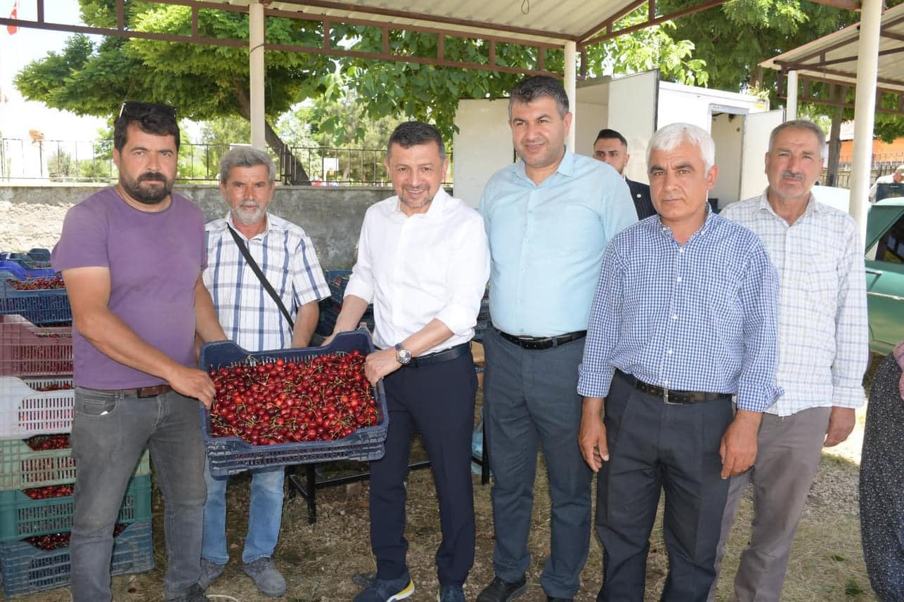 MİLLETVEKİLİ AHMET ERBAŞ GEDİZ’DE VATANDAŞLARLA BULUŞTU