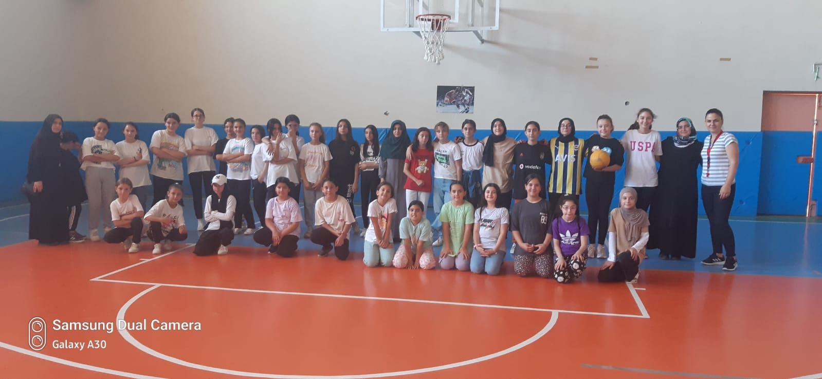 GEDİZ MÜFTÜLÜĞÜ YAZ KUR’AN KURSU KIZ ÖĞRENCİLERİ İÇİN VOLAYBOL TURNUVASI VE KOŞU YARIŞMASI DÜZENLEDİ