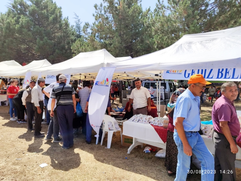 Gediz Belediyesi Zafertepeçalköy’de stant açtı