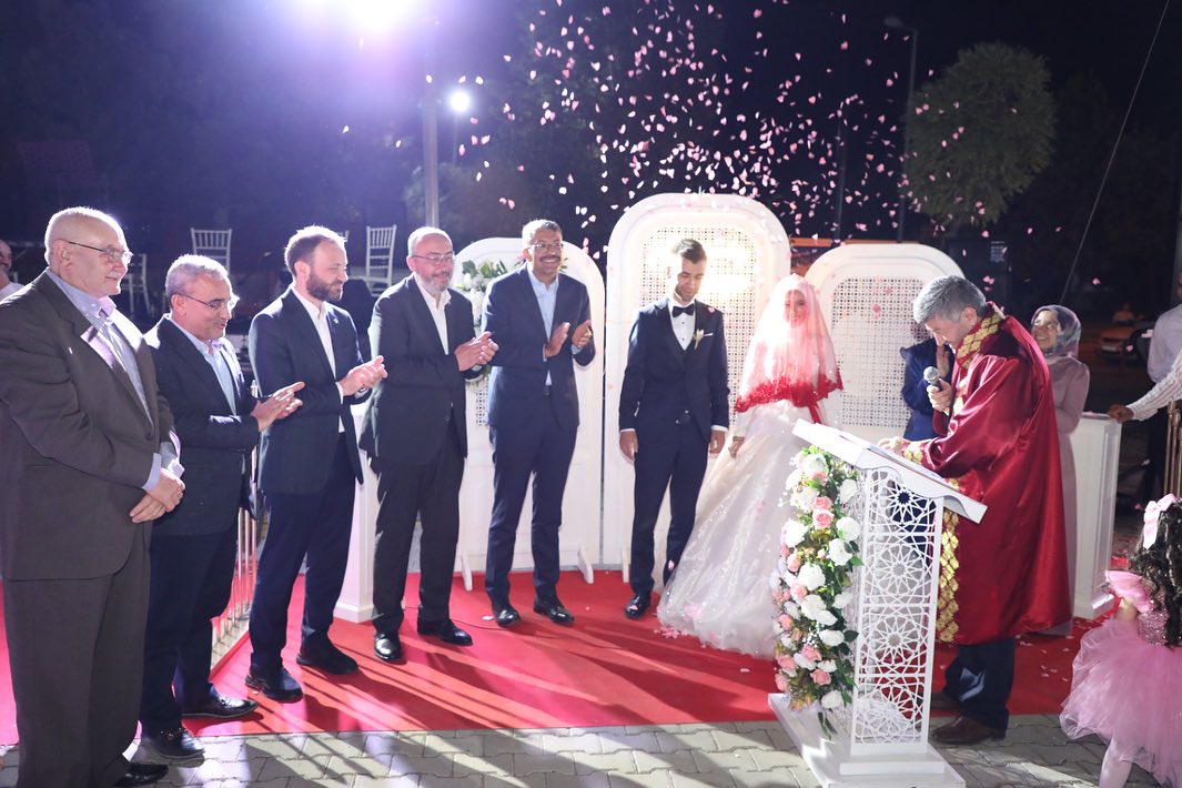 GEDİZ BELEDİYE BAŞKANI OĞLUNU EVLENDİRDİ, DÜĞÜNE BİNLERCE KİŞİ KATILDI