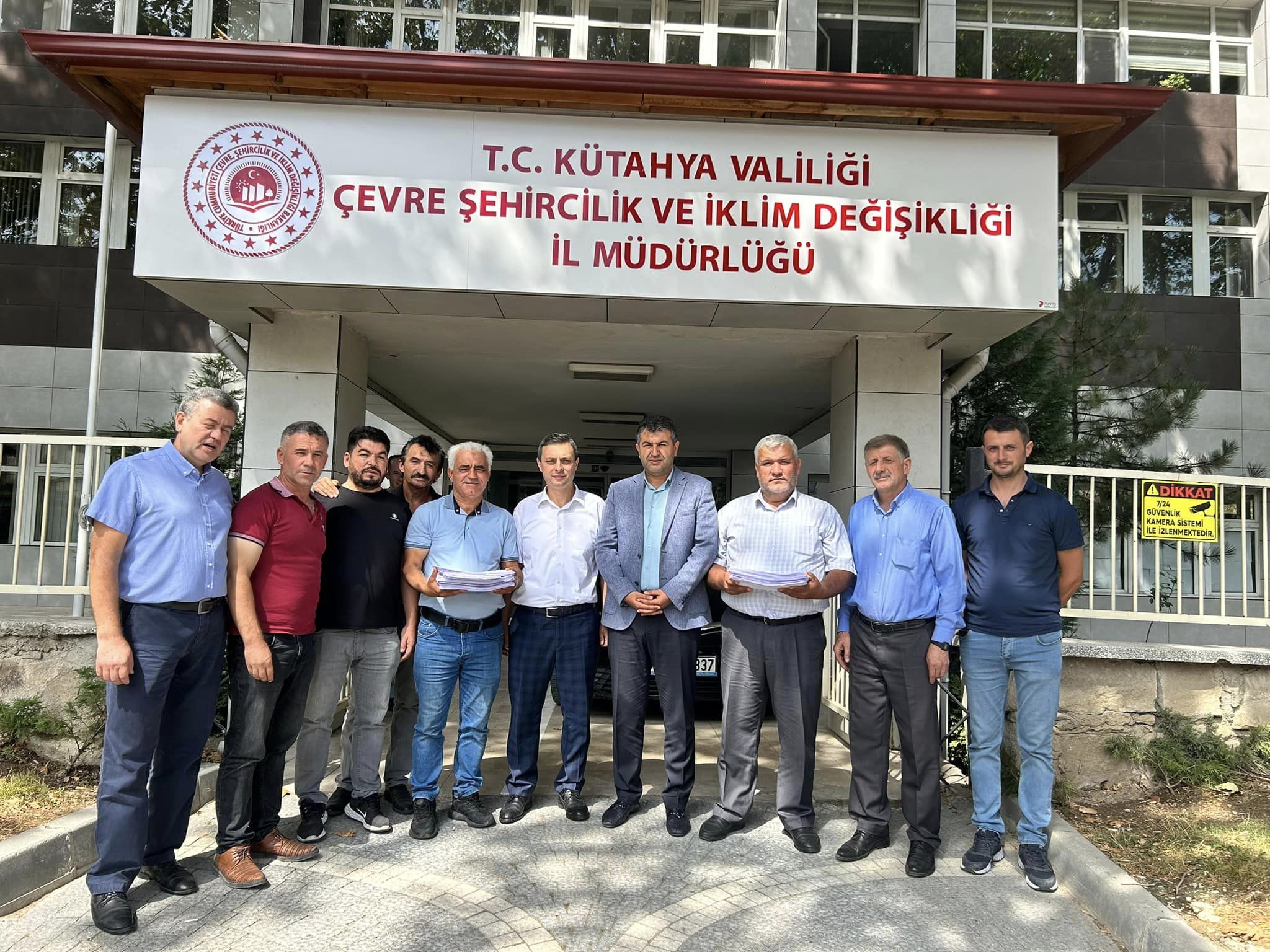 MHP İLÇE BAŞKANI NECDET AKEL, DİLEKÇERİ TESLİM ETTİ