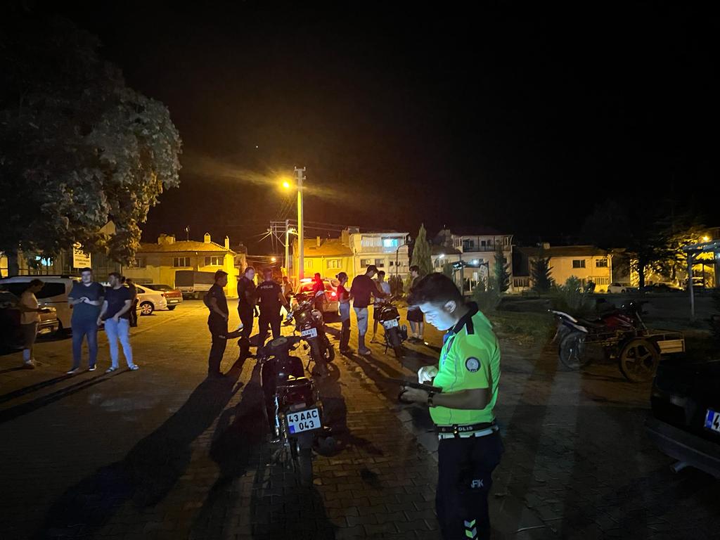 GEDİZ’DE TRAFİK UYGULAMASI