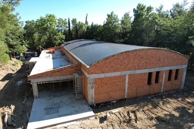 GEDİZ YARI OLİMPİK YÜZME HAVUZU İNŞAATI TAMAMLANMAK İÇİN GÜN SAYIYOR