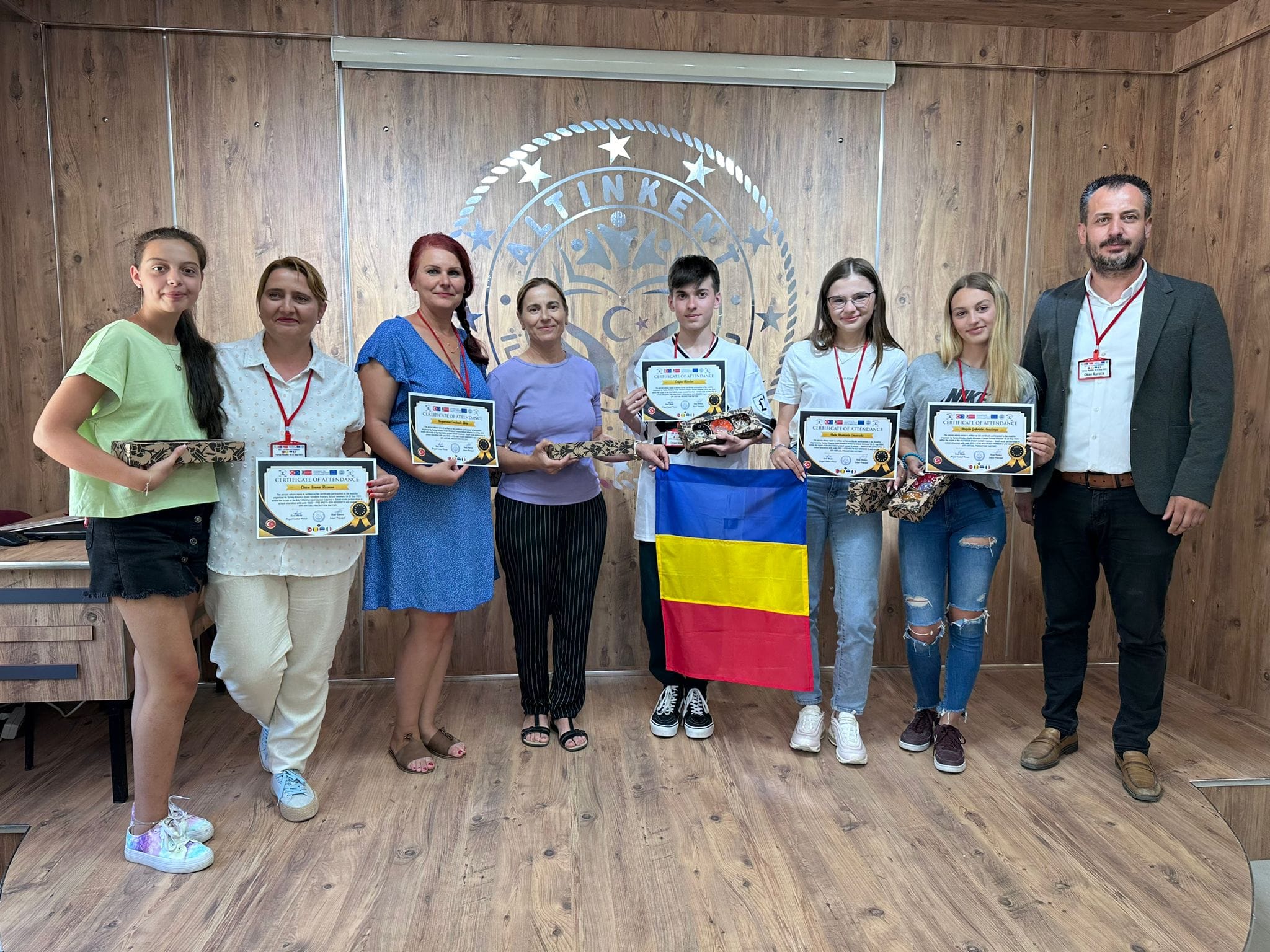 ALTINKENT ORTAOKULUNA GELEN ERASMUS EKİBİ ÜLKELERİNE DÖNÜŞ YAPTILAR