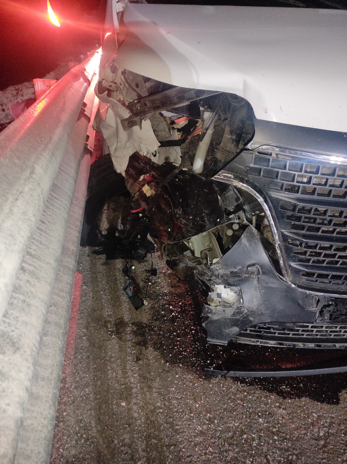 GEDİZ’DE TRAFİK KAZASI, 1 AĞIR YARALI