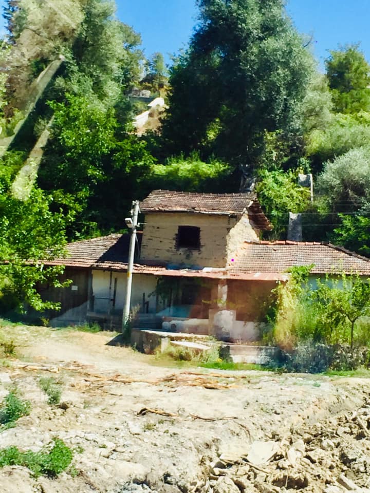 TARİHİ SU DEĞİRMEN YENİDEN CANLANACAĞI GÜNLERİ BEKLİYOR