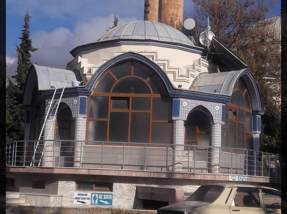 GEDİZ ULU CAMİİNE YAKIŞCAK ŞADIRVAN PROJESİ İÇİN İLK ADIM ATILDI