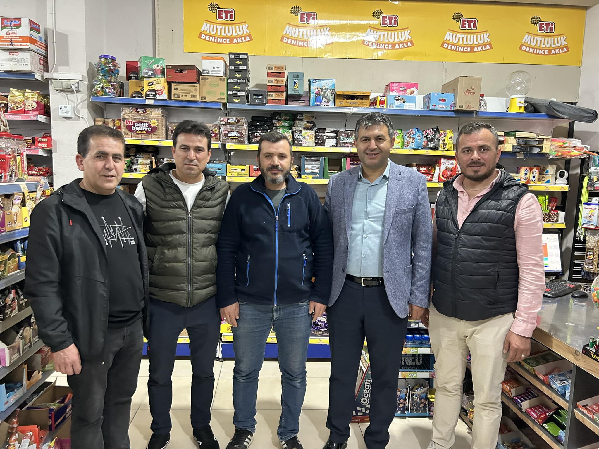 MHP GEDİZ İLÇE BAŞKANI ADIM ADIM GEDİZ’İ DOLAŞIYOR