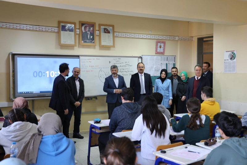 GEDİZ’DE BELEDİYE TARAFINDAN DESTEKLENEN ÖDÜLLÜ DENEME SINAVLARI YAPILDI