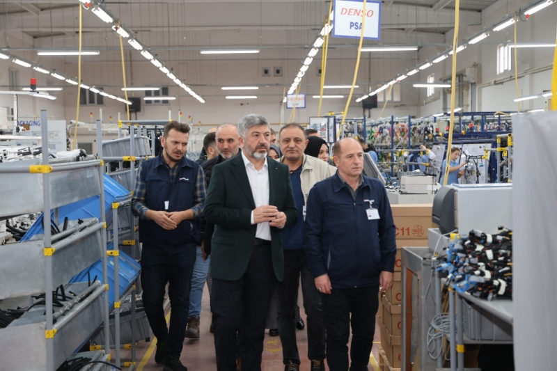 BAŞKAN AKÇADURAK, “GEDİZ OSB ÜRETİM VE İSTİHDAM İLE EKONOMİYE CAN KATIYOR”