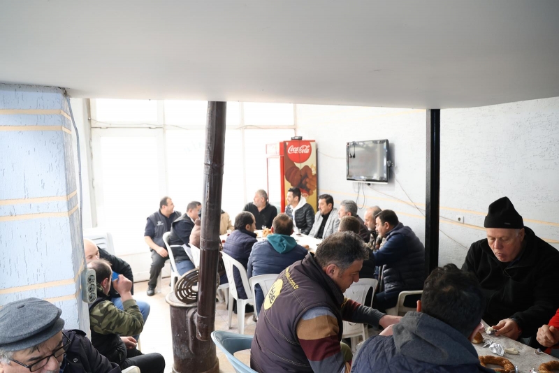 BAŞKAN MUHARREM AKÇADURAK ÇARŞI ESNAFI İLE KAHVALTIDA