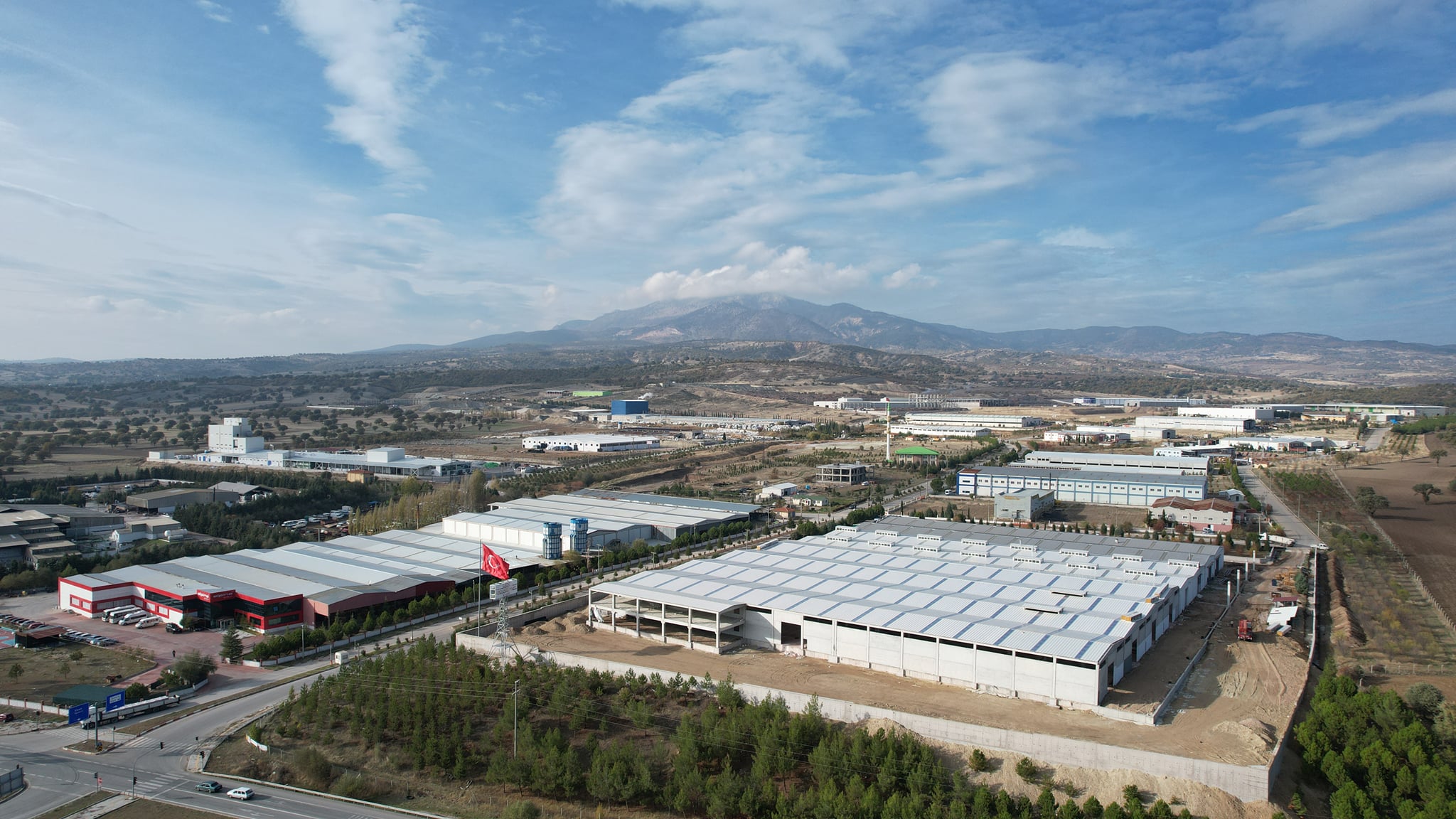 GEDİZ ORGANİZE SANAYİ BÖLGESİ HER GEÇEN GÜN BÜYÜYOR