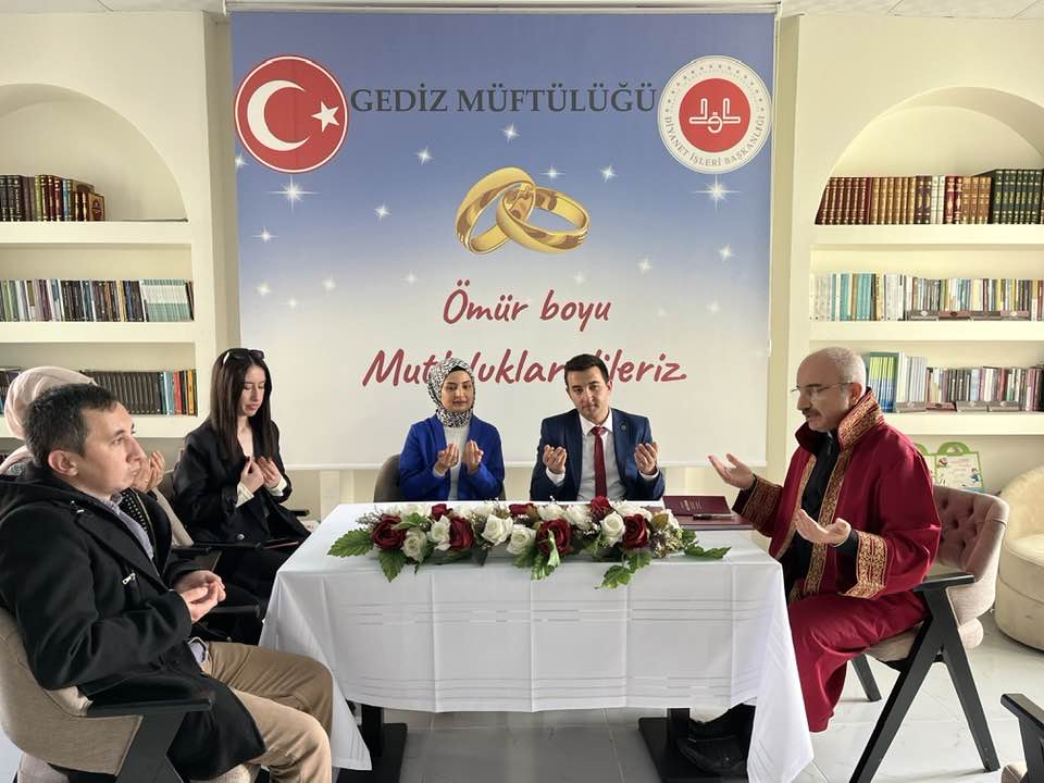 GEDİZ MÜFTÜLÜĞÜNDE NİKAH KIYMA İŞLEMLERİ DEVAM EDİYOR