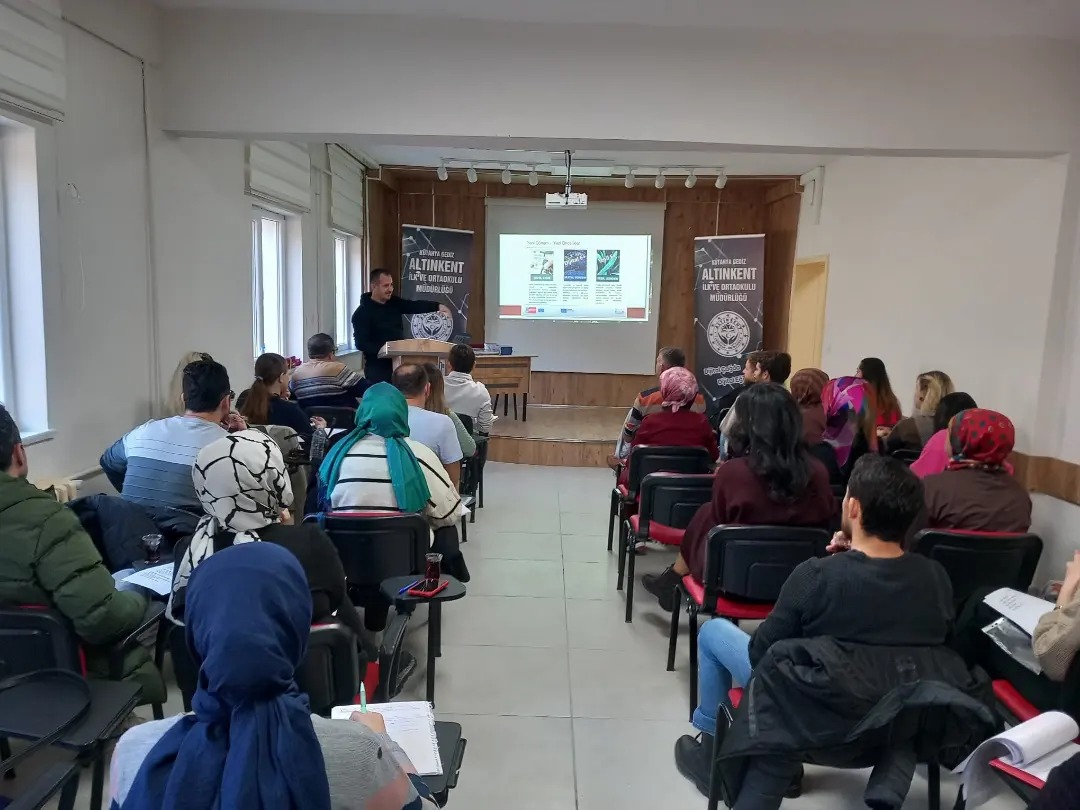 GEDİZ’DE ÖĞRETMENLERE ERASMUS EĞİTİMİ