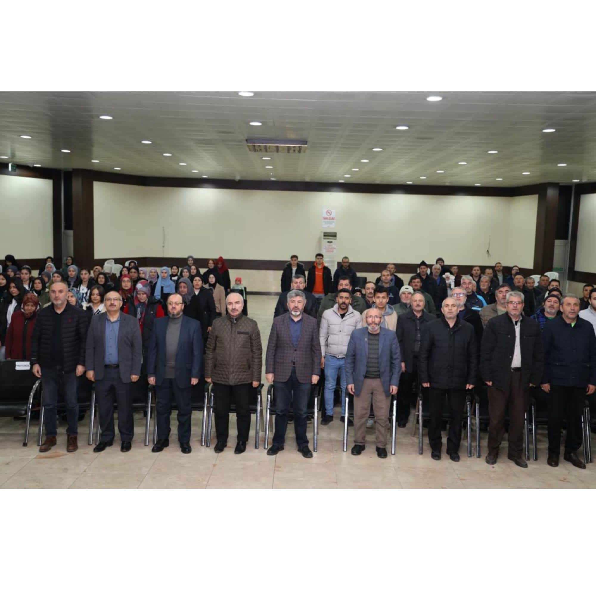 GEDİZ’DE ANADOLU GENÇLİK DERNEĞİ VE MİLLİ GENÇLİK VAKFI TARAFINDAN MEKKE’NİN FETHİ ve KUDÜS GECESİ PROGRAMI DÜZENLENDİ