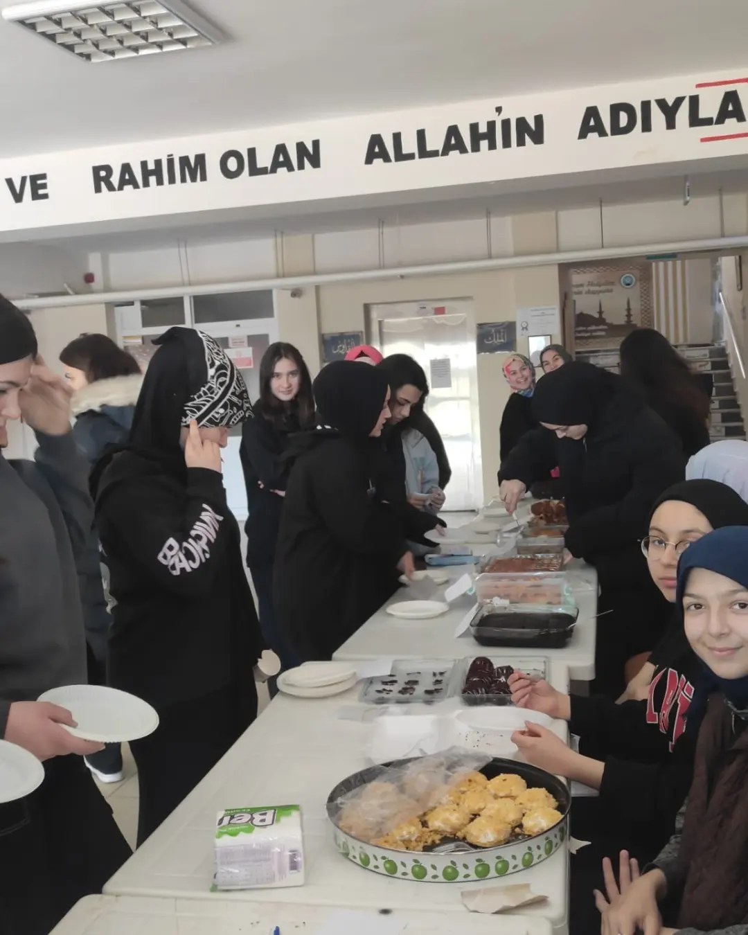 KIZ ANADOLU İMAM HATİP LİSESİ ÖĞRENCİLERİNDEN ANLAMLI BAĞIŞ