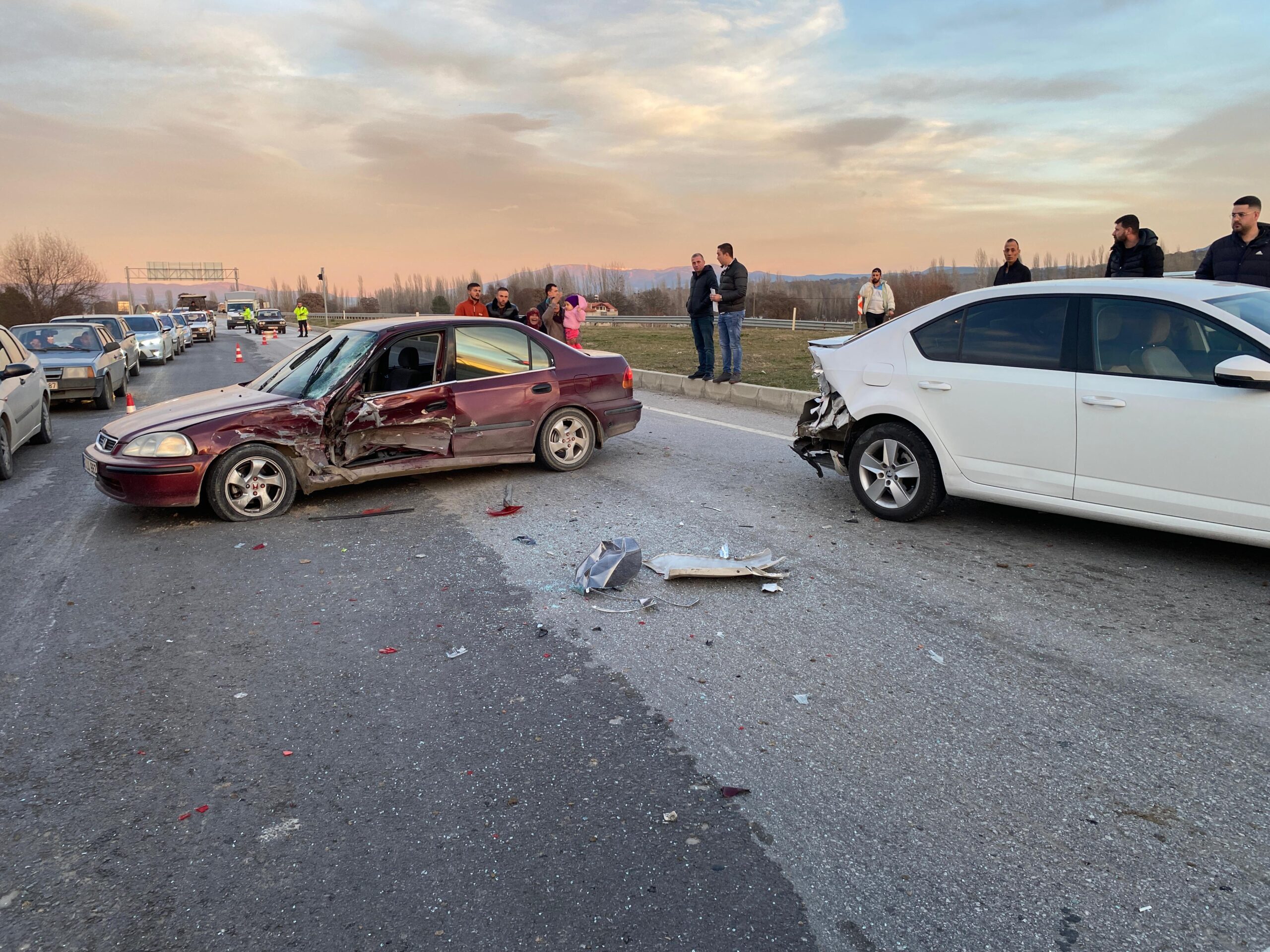 GEDİZ’DE TRAFİK KAZASI; 1 YARALI