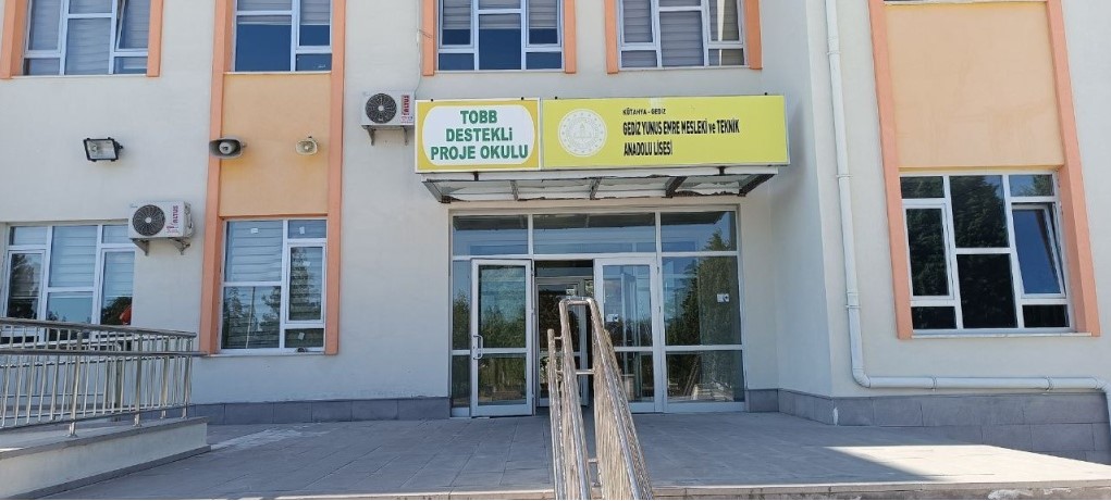 GEDİZ’DE MESLEK ÖĞRETMENİNİN ŞÜPHELİ ÖLÜMÜ