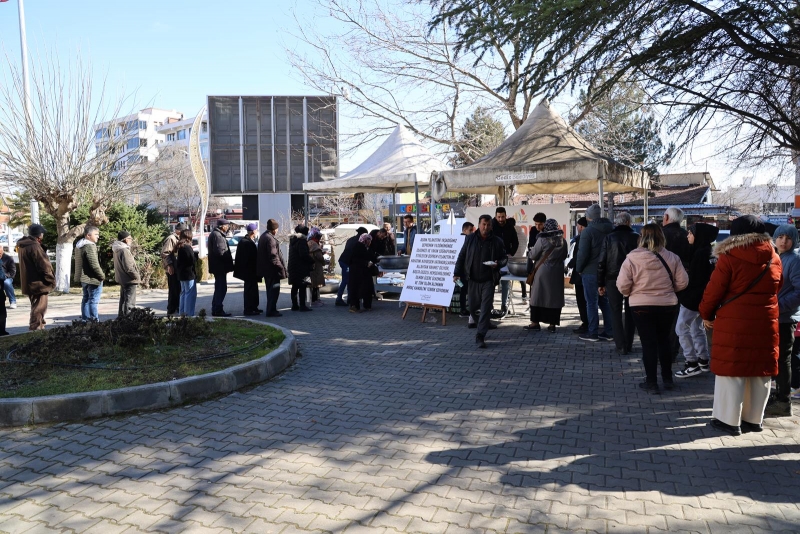 GEDİZ BELEDİYESİ DEPREMDE HAYATINI KAYBEDEN VATANDAŞLARI UNUTMADI