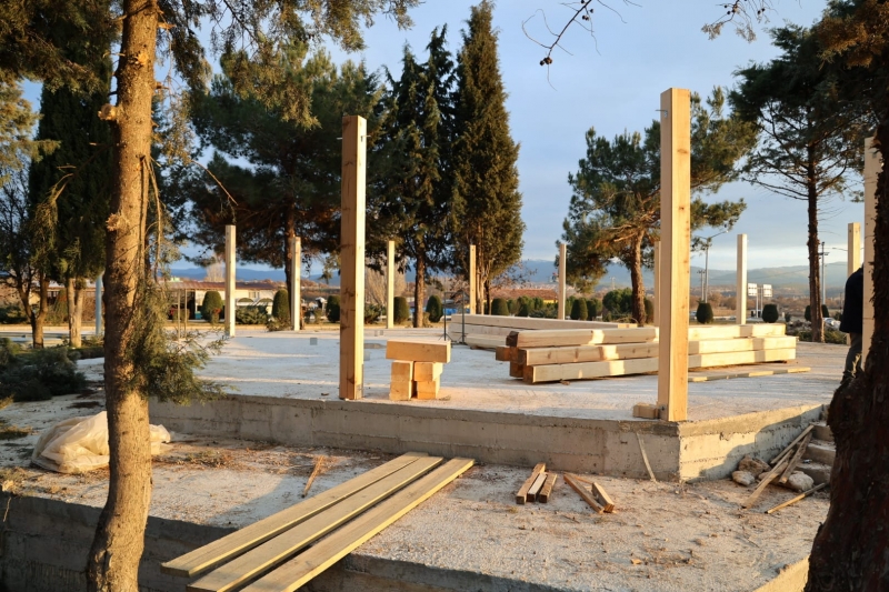 AHŞAP KAFETERYA YAPIMI DEVAM EDİYOR