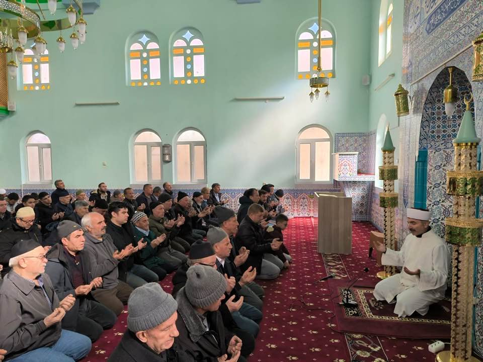 GEDİZ’DE UMRECİLER DUALARLA UĞURLANDILAR