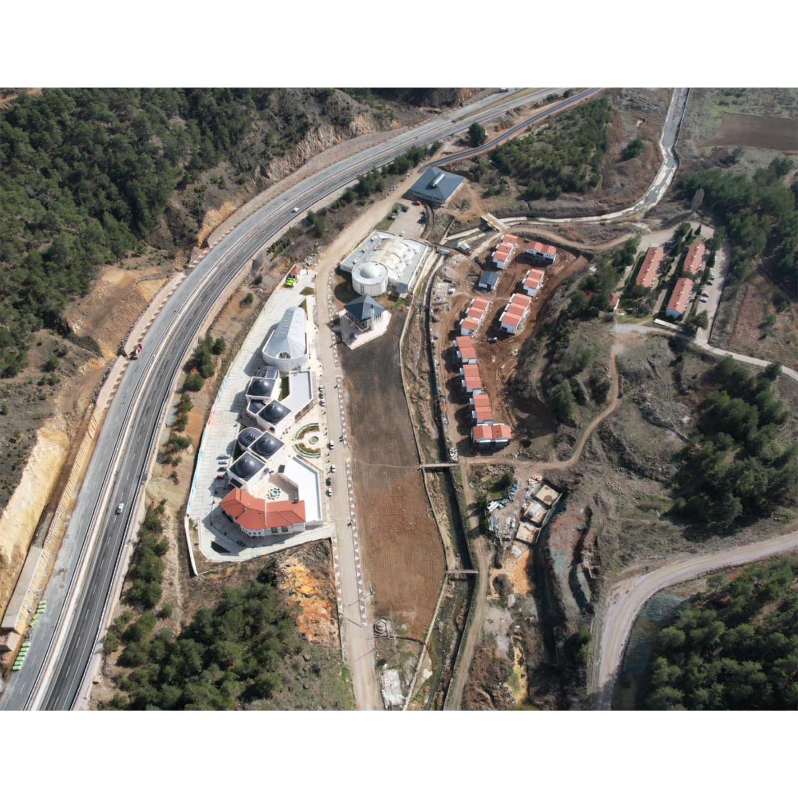 ILICA TERMAL TATİL KÖYÜ YOLU KULLANIMA AÇILDI