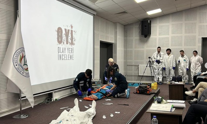 GENÇ ADLİ BİLİMCİLER VE PARAMEDİK VE İLKYARDIM AKADEMİSİ TOPLULUĞU ORTAK ETKİNLİK DÜZENLEDİ