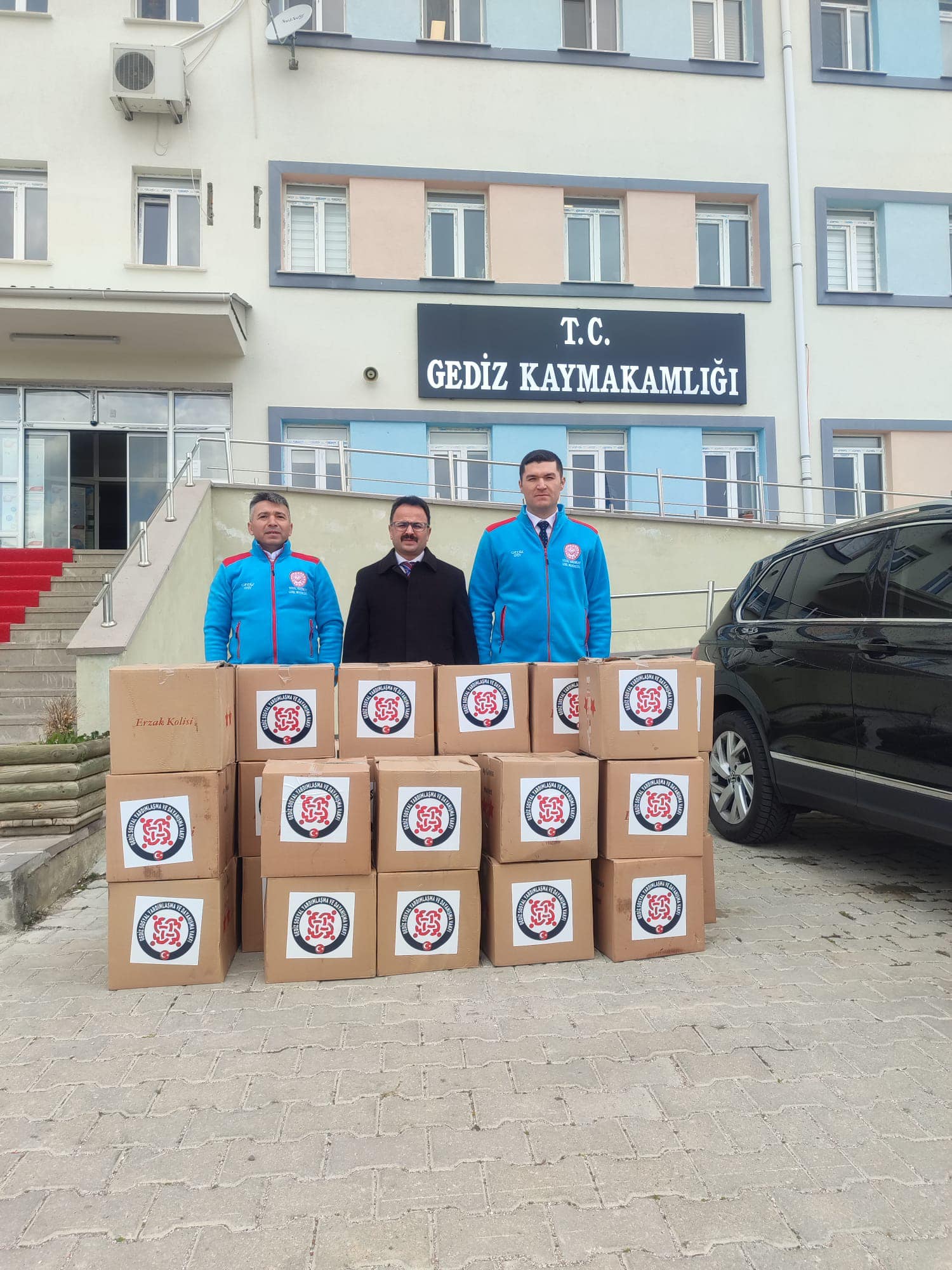 GEDİZ KAYMAKAMLIĞI TARAFINDAN 629 AİLEYE NAKİT YARDIMI