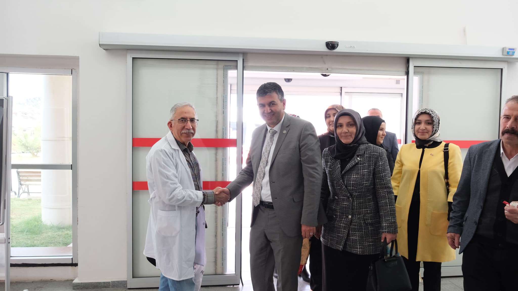 BAŞKAN ADAYI AKEL TIPÇILARIN BAYRAMINI KUTLADI