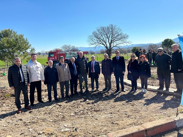 GEDİZ’DE ORMAN HAFTASI NEDENİYLE KARAÇAM DİKİMİ GERÇEKLEŞTİRİLDİ