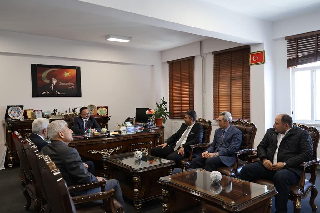 BAŞKAN AKEL, KAYMAKAM ALKAN’I ZİYARET ETTİ