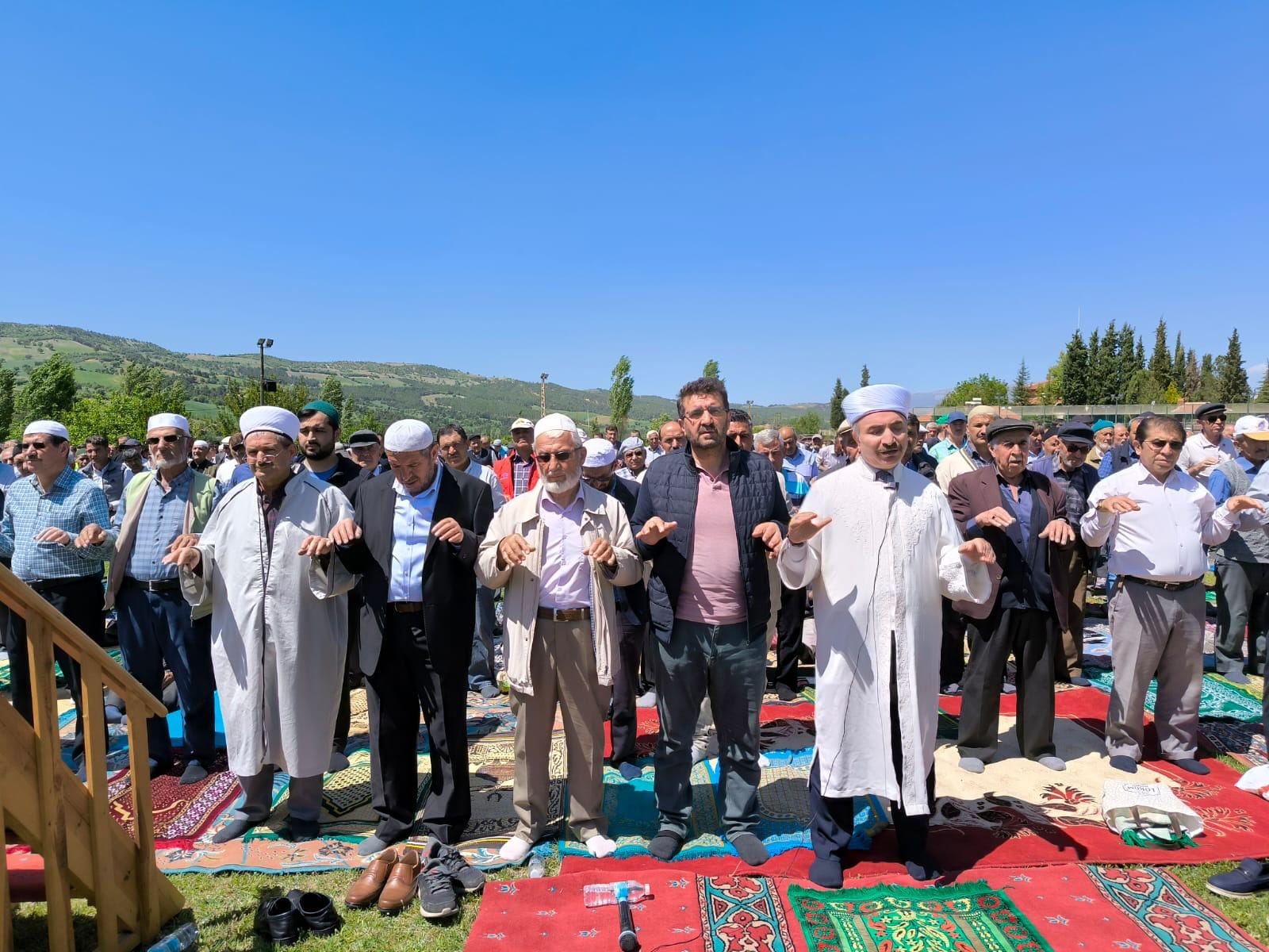 YENİKENT BELDESİ’NDE YAĞMUR DUASI YAPILDI