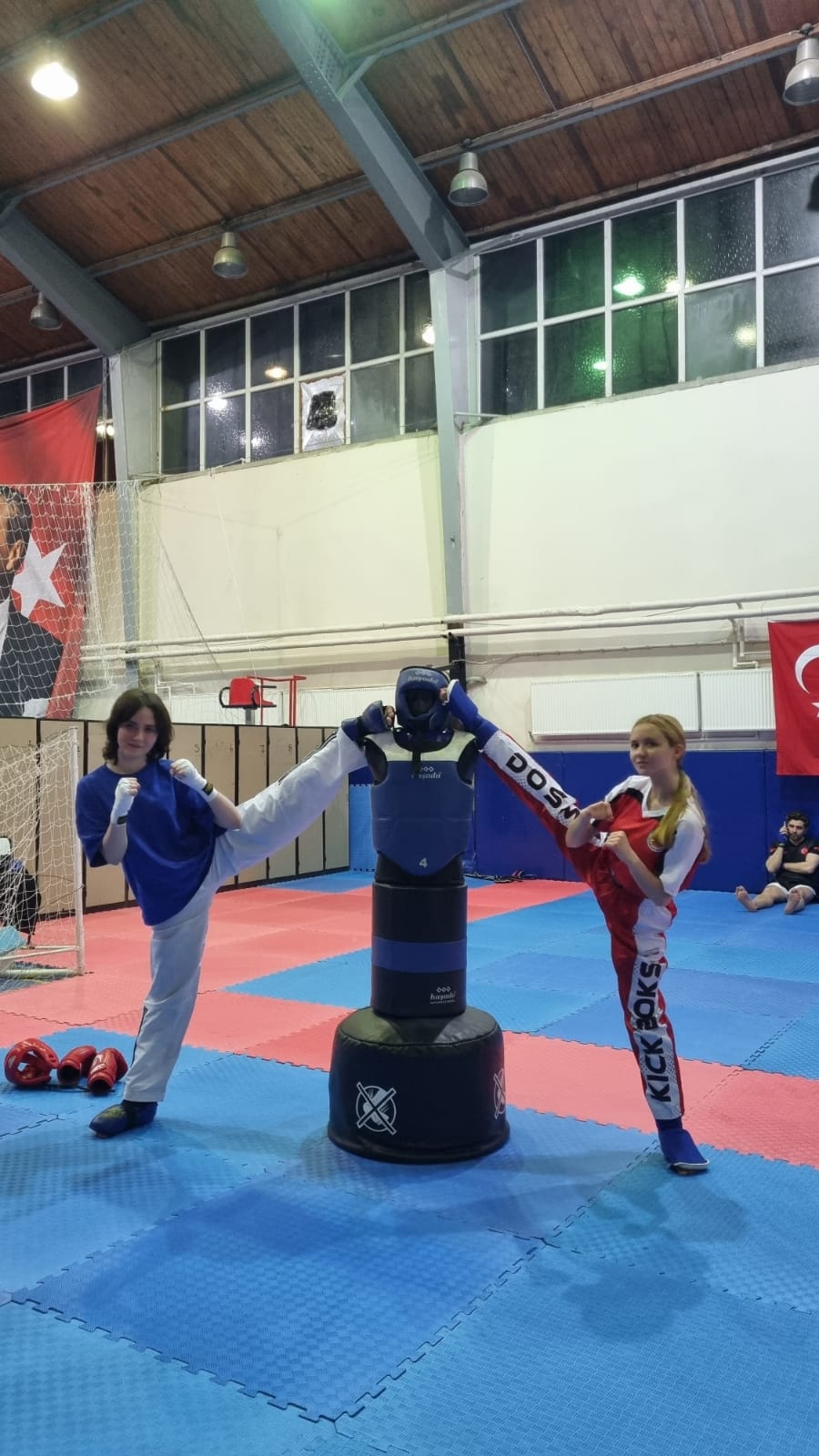 GEDİZLİ KİCK BOKSÇULAR DERECE İÇİN DÖVÜŞECEKLER