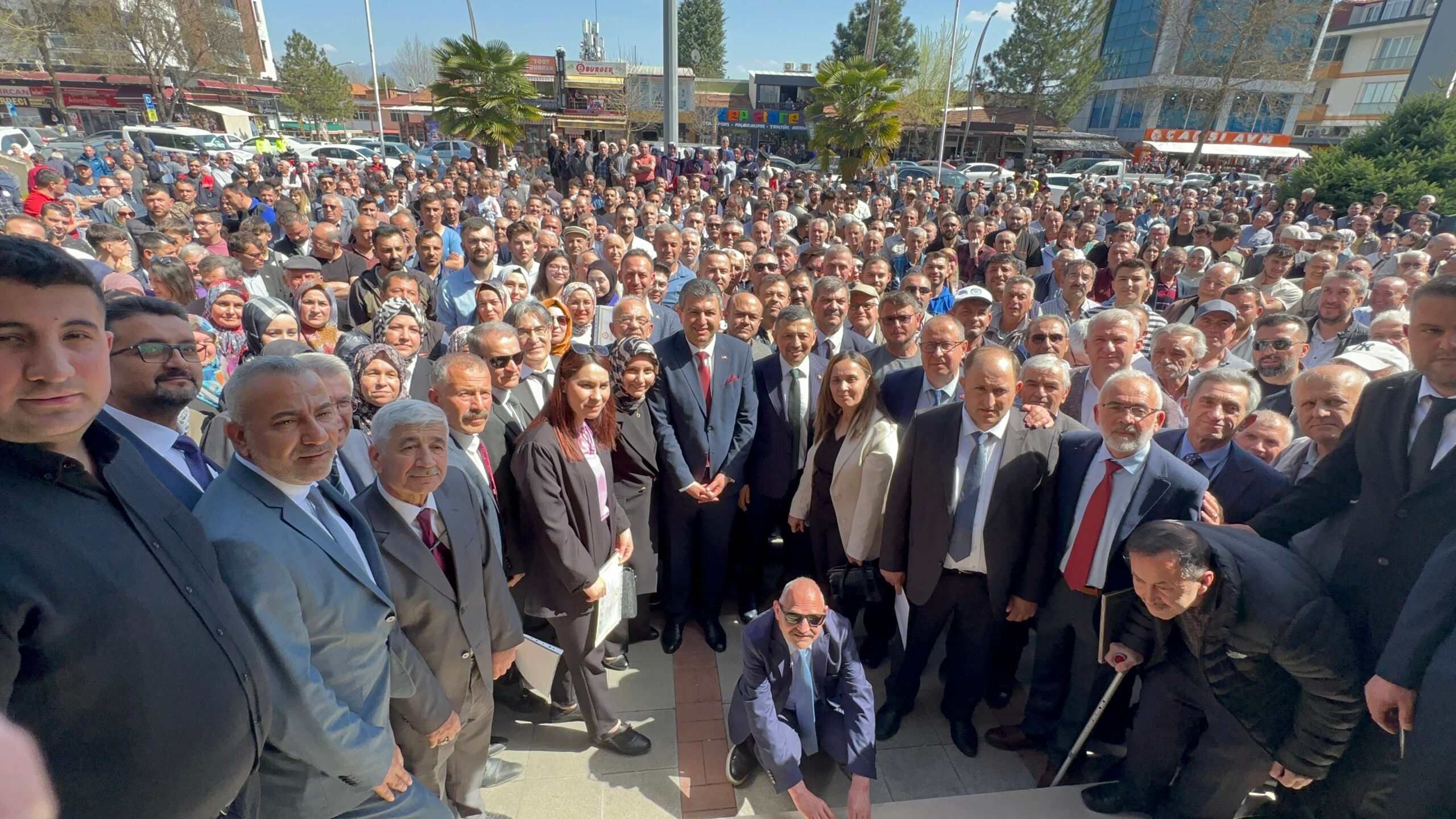 GEDİZ’DE NECDET AKEL GÖREVİ TESLİM ALDI