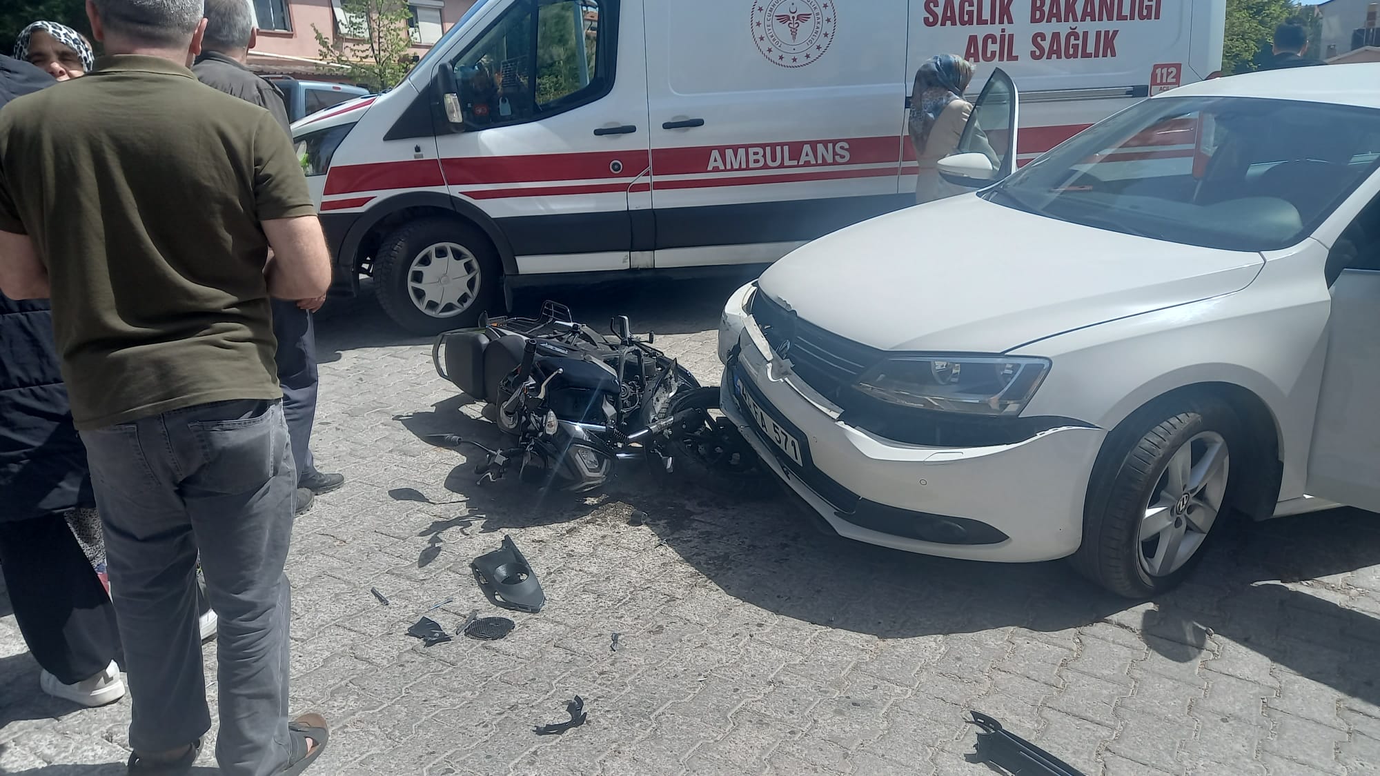 GEDİZ’DE PLAKASIZ VE KASKSIZ MOTOSİKLET SÜRÜCÜLERİNE GÖZ AÇTIRILMIYOR