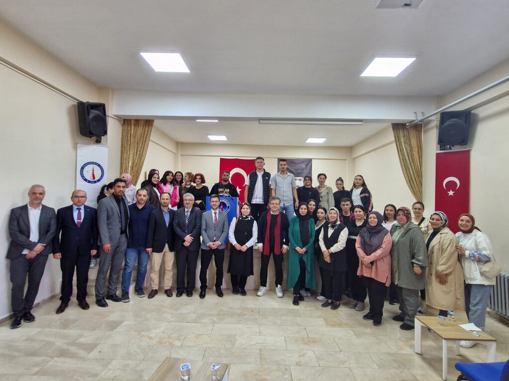 GEDİZ’DE BATI MEDENİYETLERİNİN TEMELLERİ VE İSRAİL KONULU KONFERANS GERÇEKLEŞTİRİLDİ