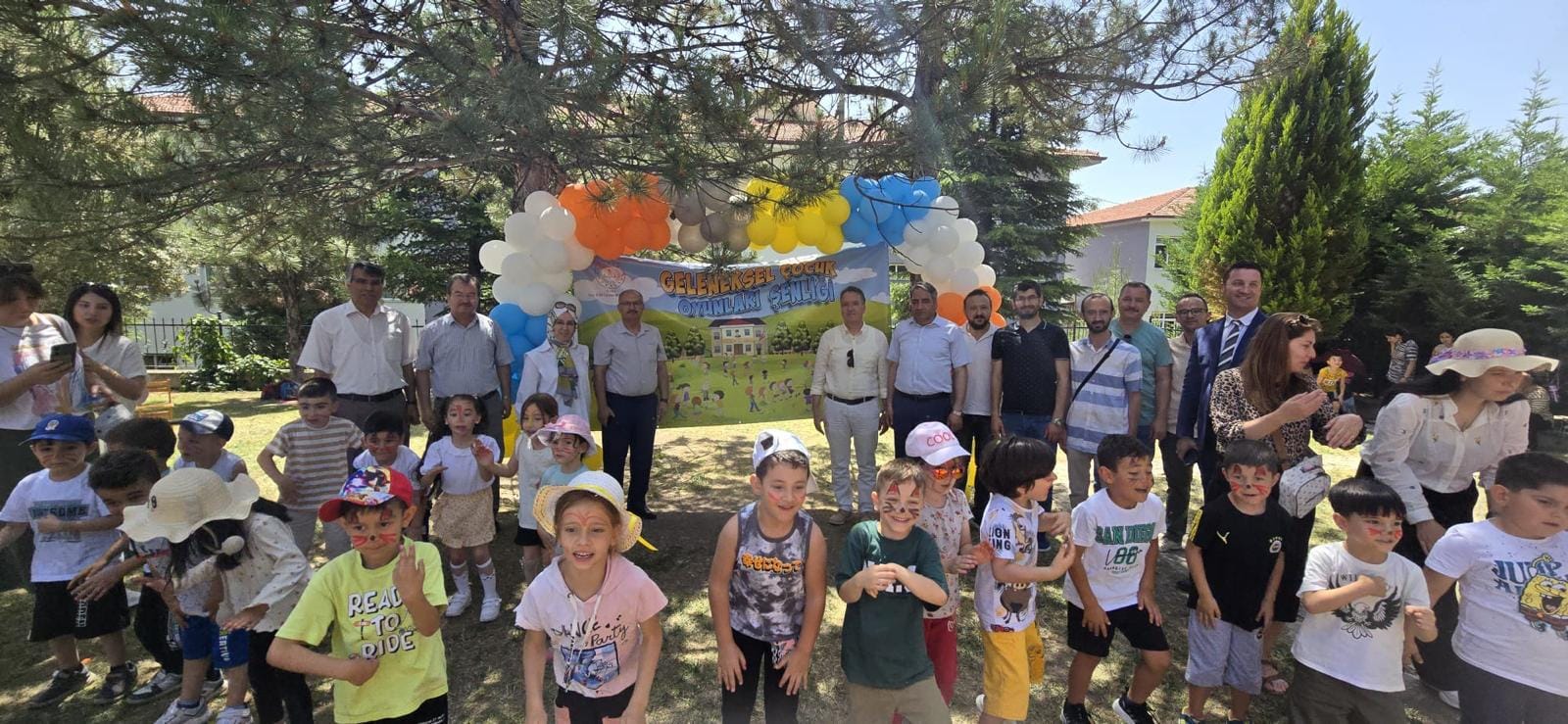 GEDİZ’DE GELENEKSEL ÇOCUK OYUNLARI ŞENLİĞİ DÜZENLENDİ