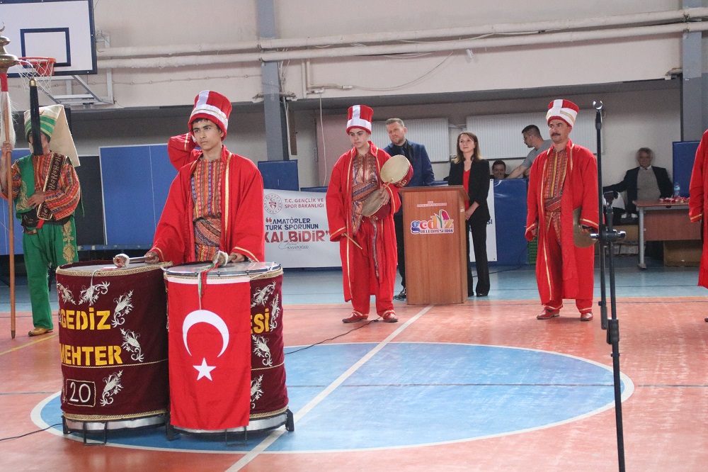 GENÇ GEDİZ MEHTER TAKIMI PROJESİ İLE ÖĞRENCİLER KÖTÜ ALIŞKANLIKLARDAN UZAKLAŞACAK