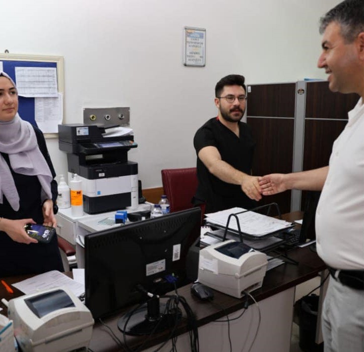 BAŞKAN AKEL BAYRAMDA ÇALIŞAN KAMU PERSONELİNİZ YALNIZ BIRAKMADI