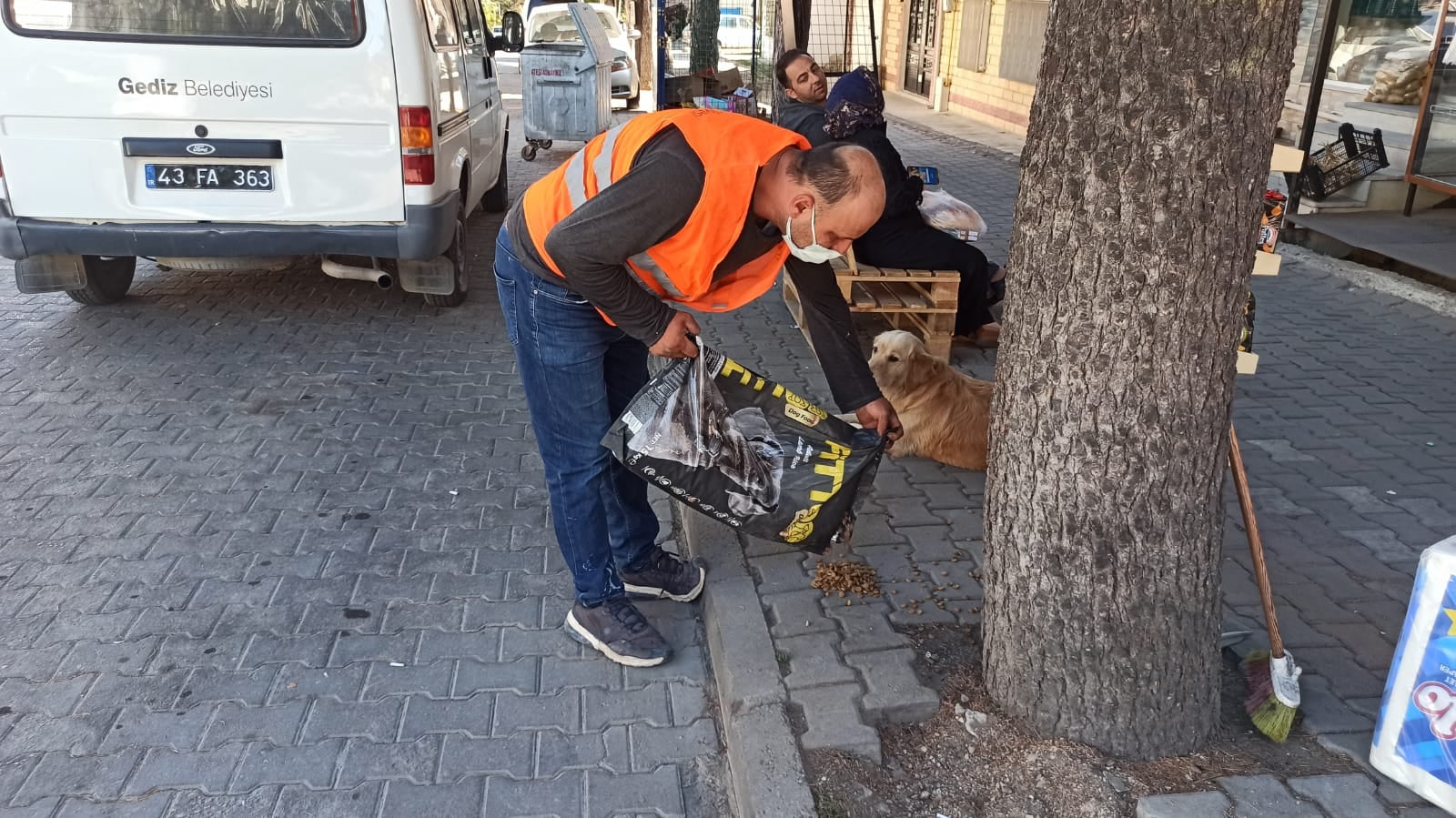 BAŞKAN AKEL’DEN SOKAK HAYVANLARI İÇİN ÇAĞRI