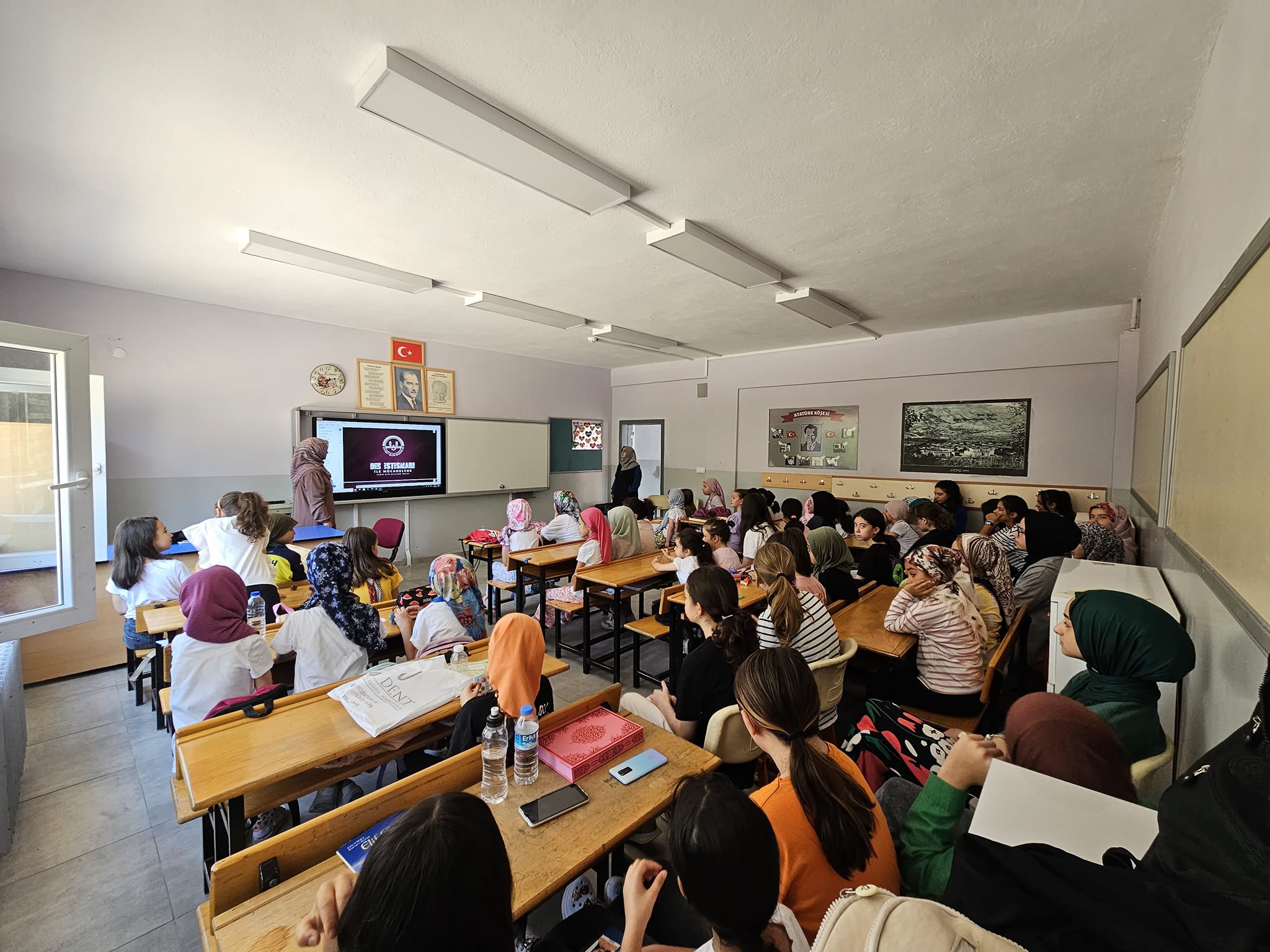 GEDİZ YAZ KUR’AN KURSLKARINDA DİN İSTİSMARI İLE MÜCADELEDE SAHİH DİNİ BİLGİNİN ÖNEMİ KONULU SEMİNERLER VERİLDİ